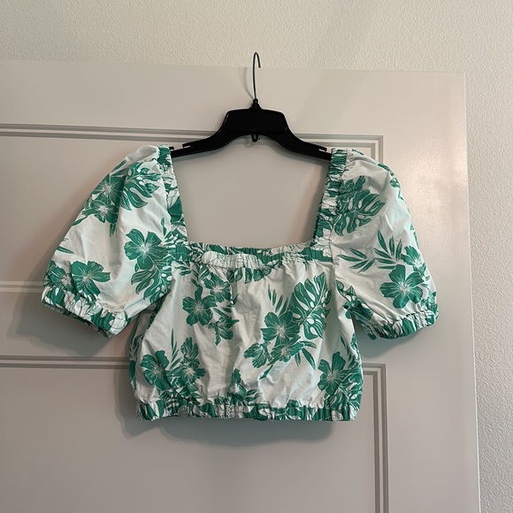 American Eagle Ruffle Top - Picture 2 of 3